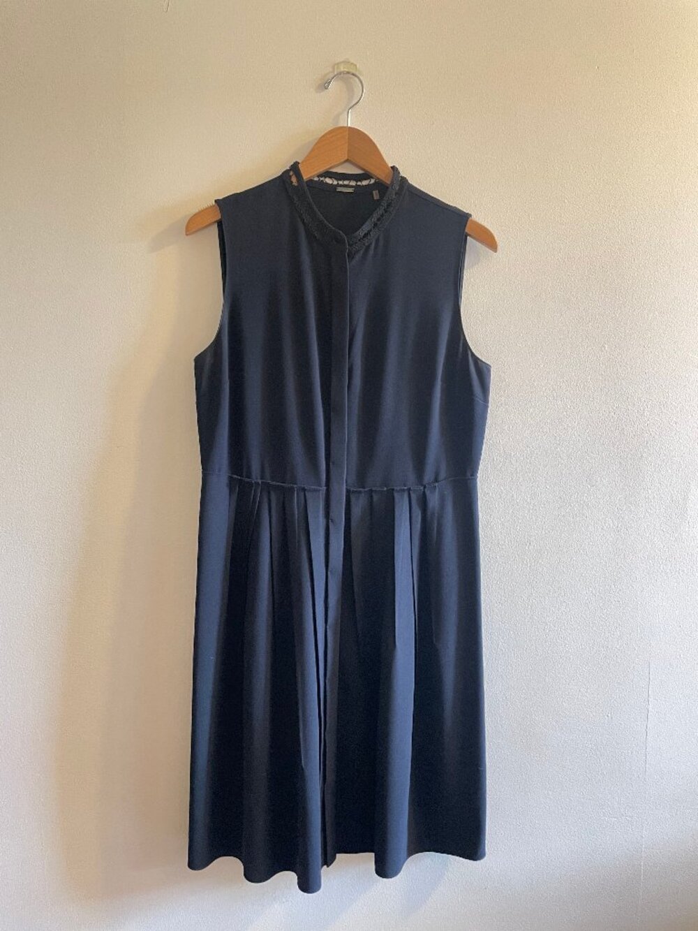 Elie Tahari Navy Blue Sleeveless Button Down Midi Dress